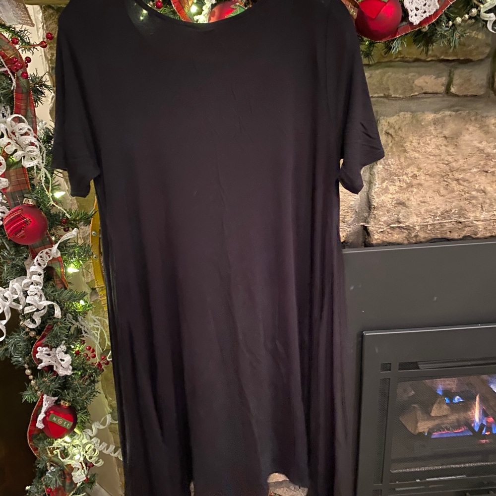 Agnes and Dora Joplin dress in black